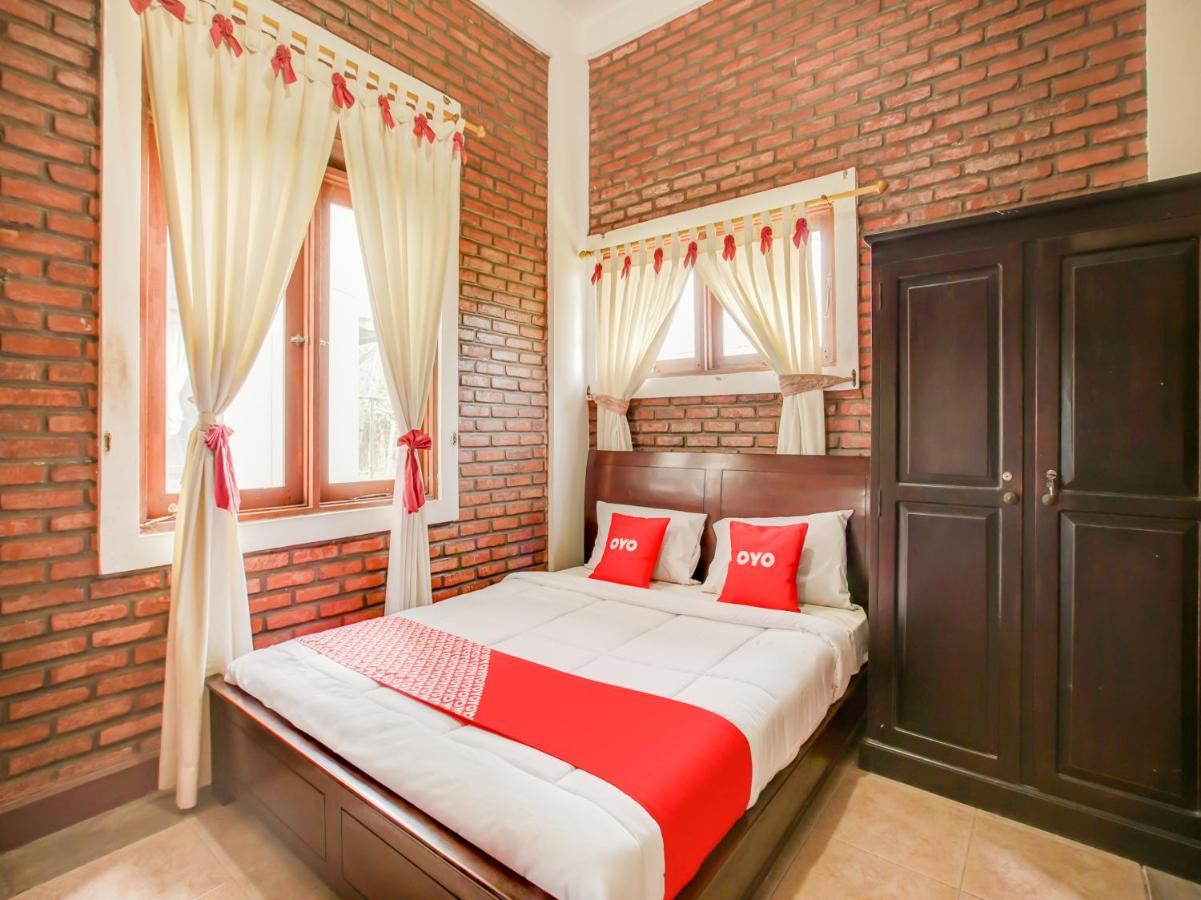 Oyo 3896 Villa Pesona Wisata Puncak Cianjur Exterior foto