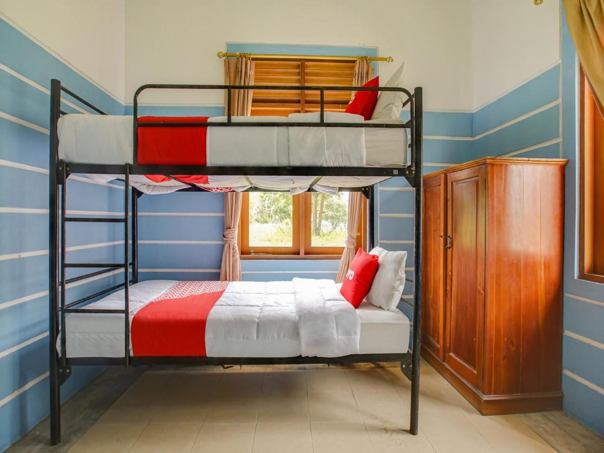 Oyo 3896 Villa Pesona Wisata Puncak Cianjur Exterior foto