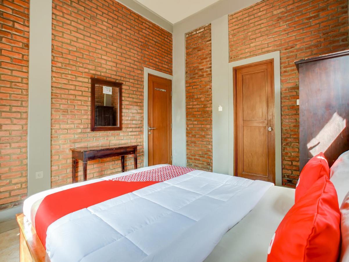 Oyo 3896 Villa Pesona Wisata Puncak Cianjur Exterior foto